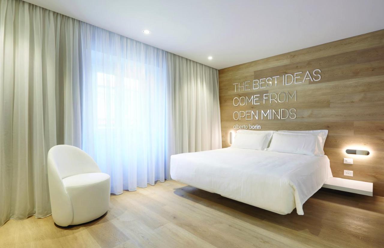 Youme Design Place Hotel Trieste Exteriör bild