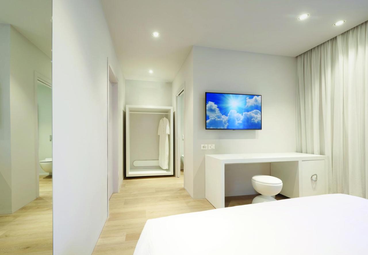 Youme Design Place Hotel Trieste Exteriör bild
