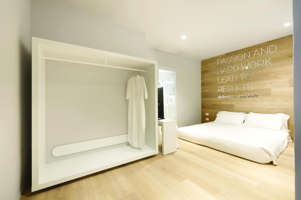 Youme Design Place Hotel Trieste Exteriör bild